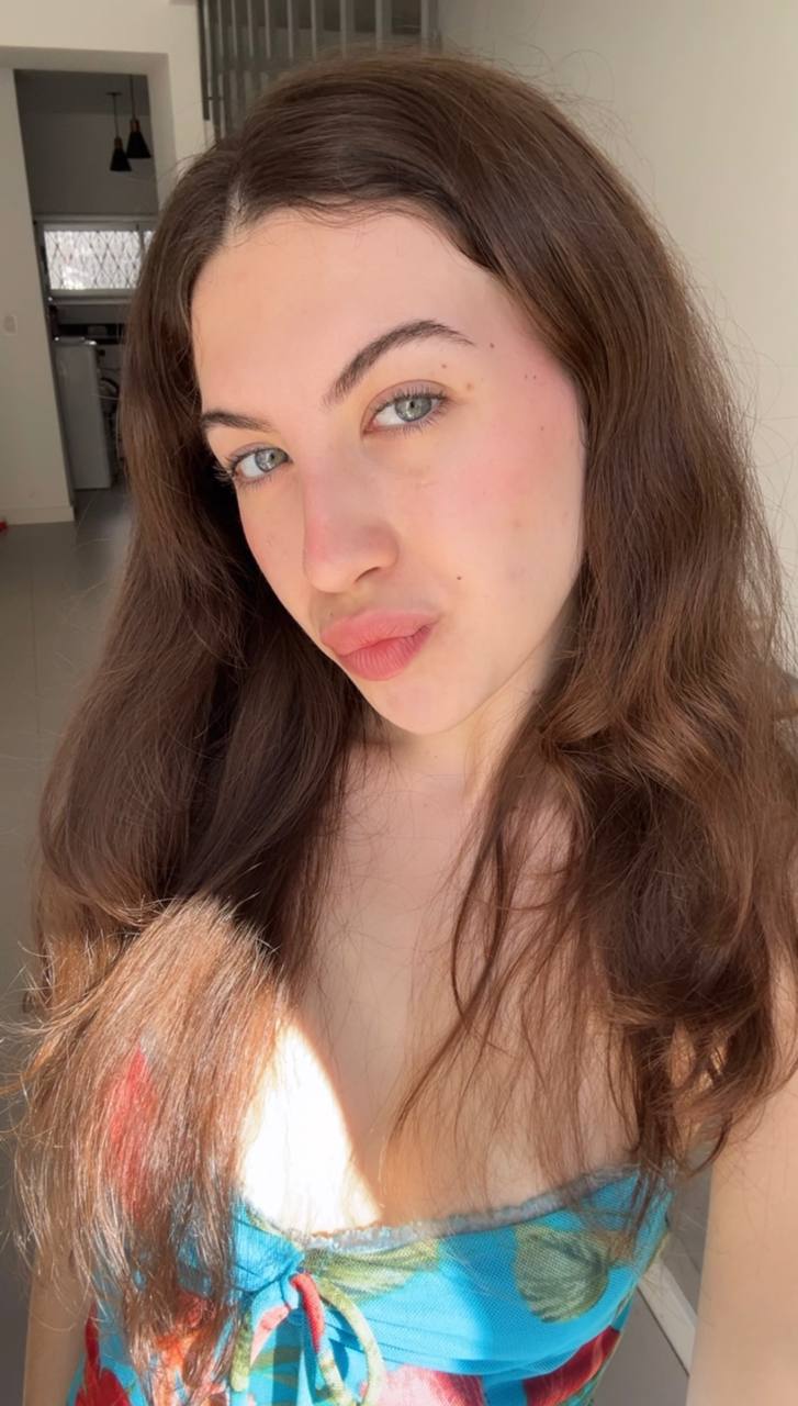 Nude girl Amber in Warsaw