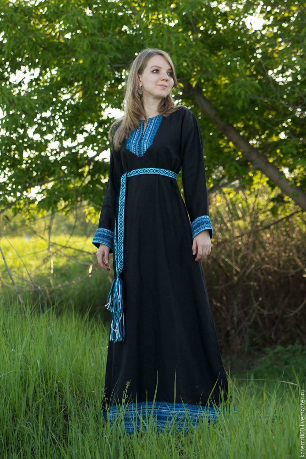 Women in Slavic costumes in Warsaw