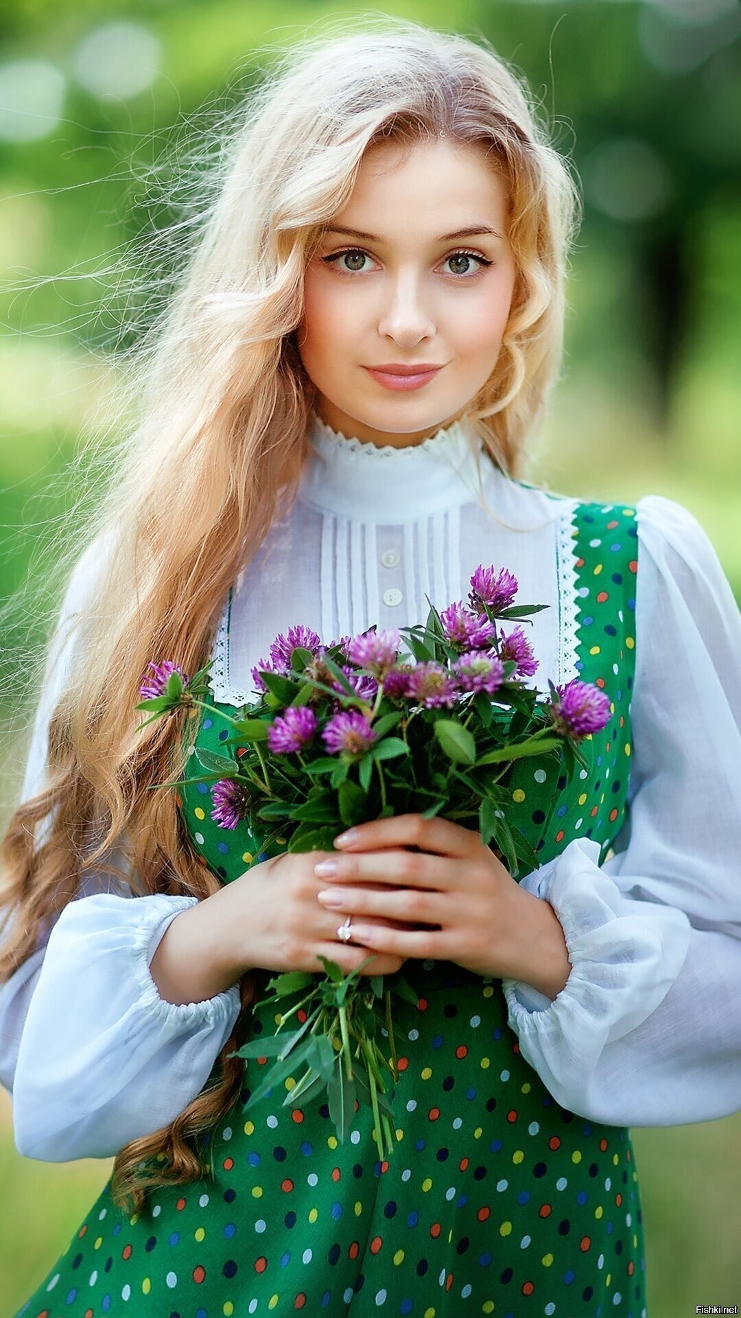 Girls in Slavic costumes in Warsaw