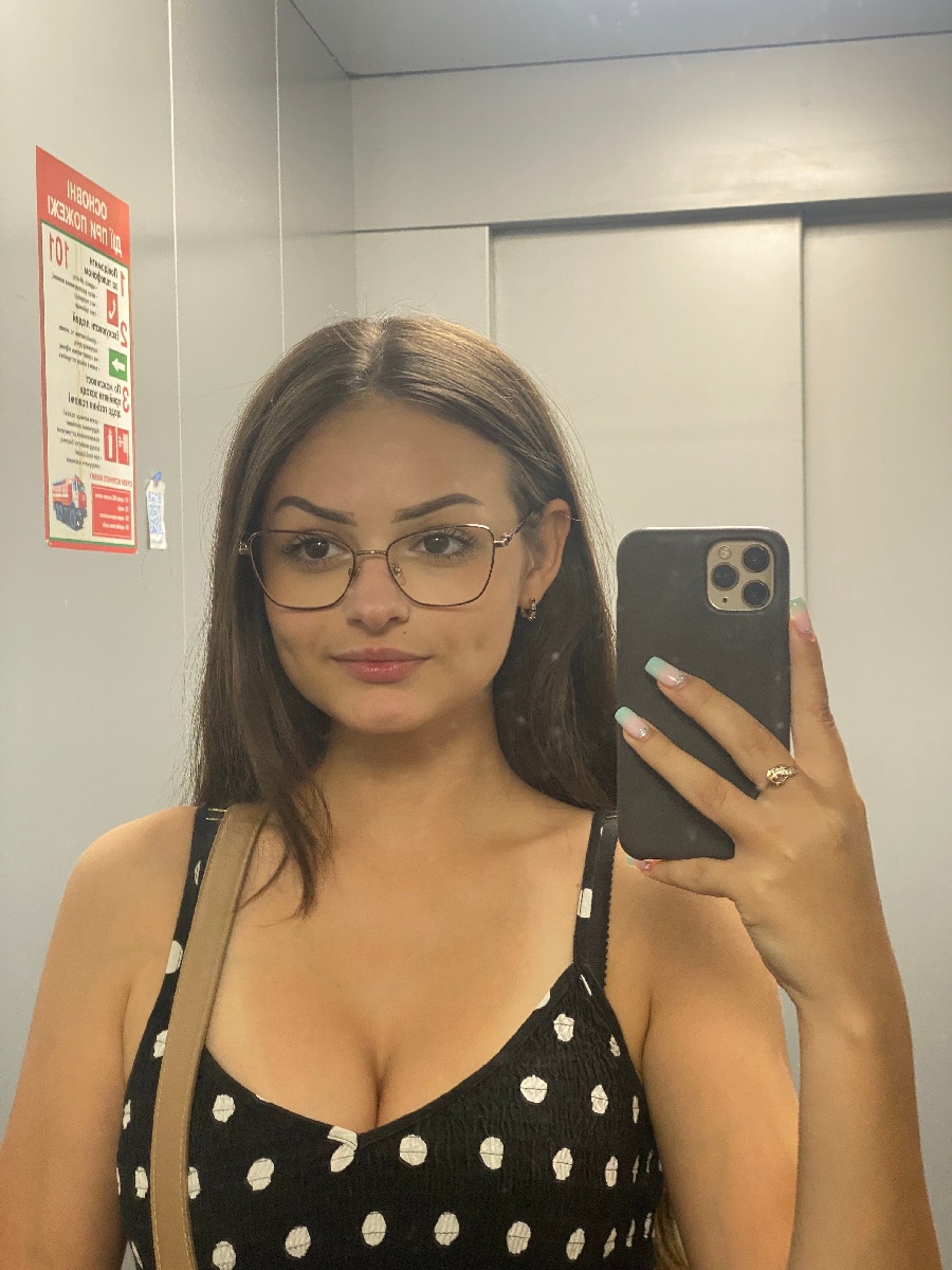 Sexy model Stacy in Warsaw